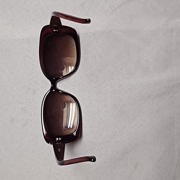 Foster Grant Sunglasses - Picture 3 of 3